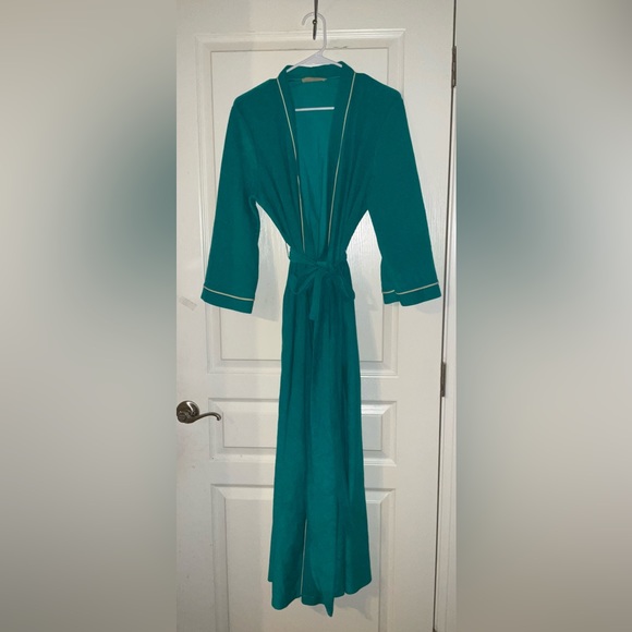 Vintage Robe - Picture 1 of 4